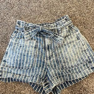 Size 4 American Eagle jean shorts